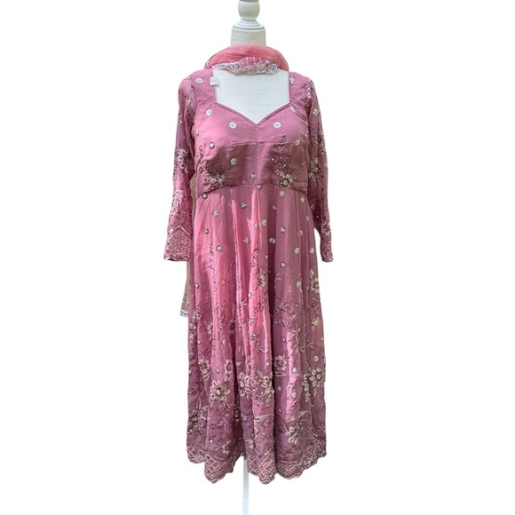 NWT Embroidered Anarkali Salwar Suit Semi Stitched. The color is dark pink. - Picture 3 of 8